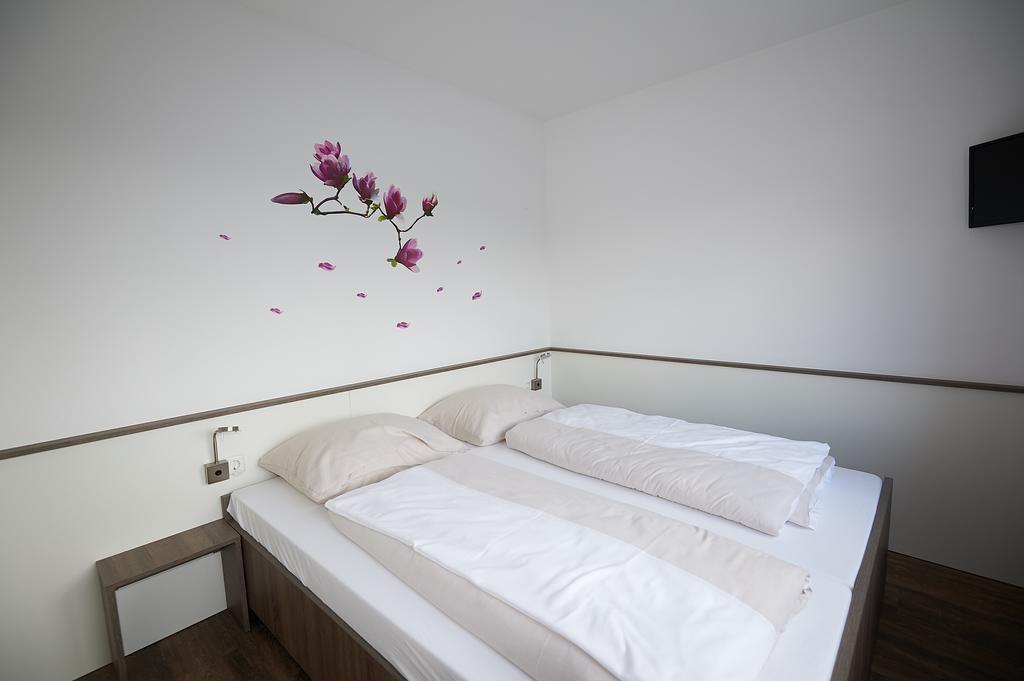 L-Appartements Burgau Esterno foto